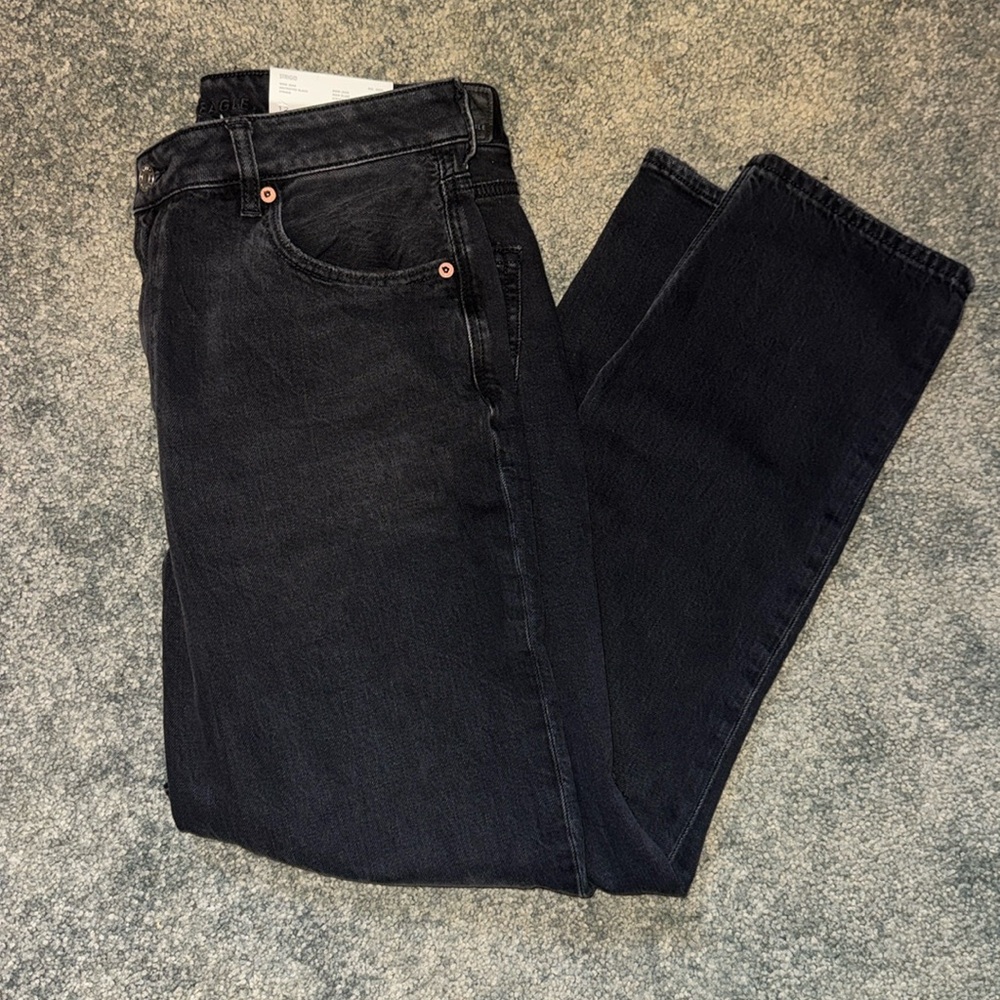 American Eagle Strigid Ripped Mom Jean